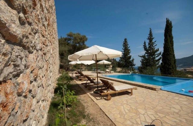 Lefkas Petra