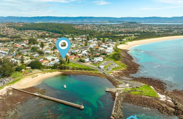 LegaSea Lodge - Pet Friendly Beachfront with Plunge Pool