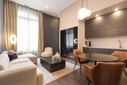 Legend Majestic - Parking Privé GRATUIT- Climatisation - Gare - Centre Ville - FIBRE