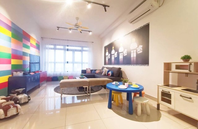 Legoland Medini 10pax (WIFI) @ JB City Homestay