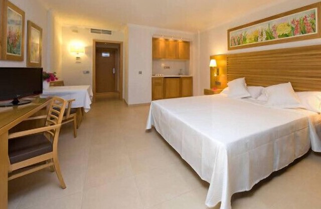 LeibTour code: [IBAPPRE/STD] Estudio en Playa den Bossa con Piscina