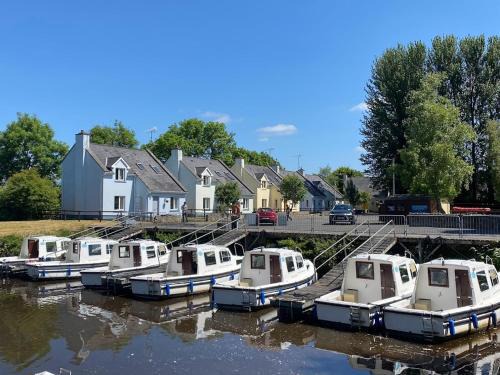 Leitrim Quay - Riverside Cottage 9
