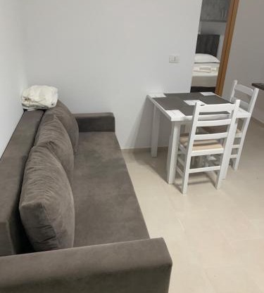 Leko’s apt 106
