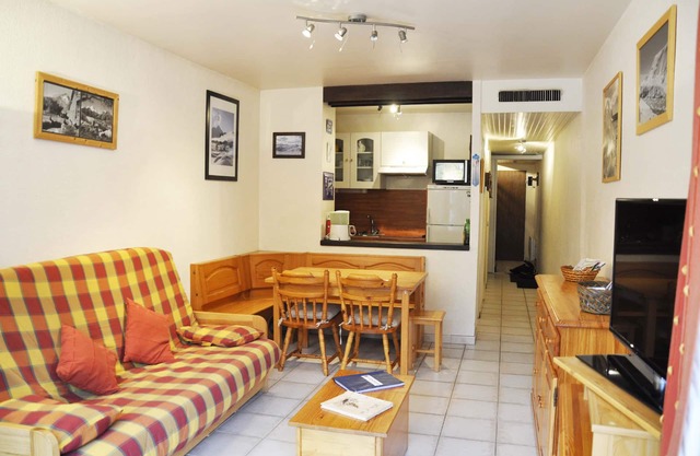 Les Deux Alpes - T2 apartment at the foot of the slopes - 38m2 + balcony - 6 people - winter/summer