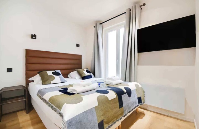 Les Halles - Grands Boulevards Renovated 3BR - 8P