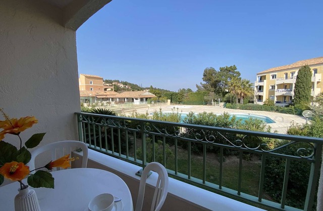 Les Issambres, 1BR apartment with pool, parking