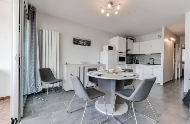 Les Marinas de la Plage I by Interhome