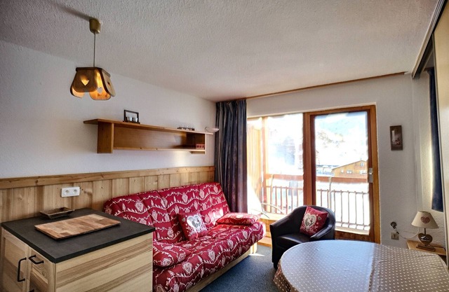 Les Menuires - 2 rooms, 4 ppl ski-in/ski-out with balcony and ski locker