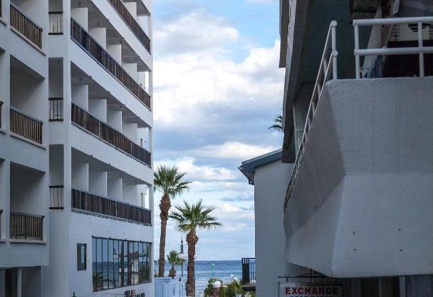 Les Palmiers Beach 