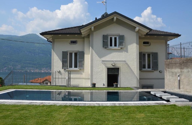 Lescen White Residence - swimming pool