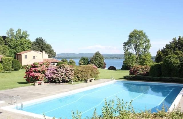 Lèsia Oasis - The House on the Lake - beach and pool