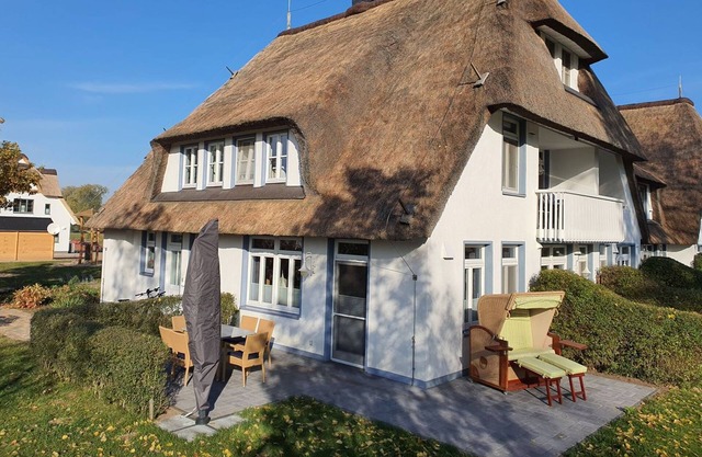 LHH B 12 - The country house on the lagoon