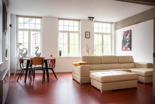 Light and Airy apartment on top location - Industria in Historical Center
