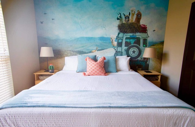 Light Rail Access, Gym & Pool, Walk to Restaurants, South End