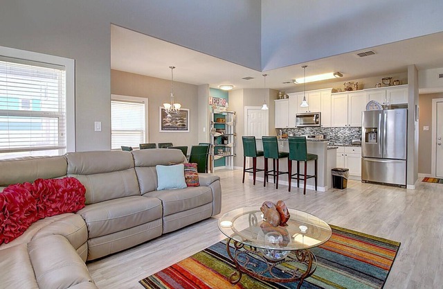 Lighthouse Escape, beautifully renovated 3 bedroom townhome at Safe Harbor!