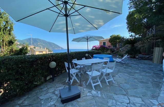 LIGURIA HOLIDAYS - "Villa Gloria" Delightful cottage with splendid sea view