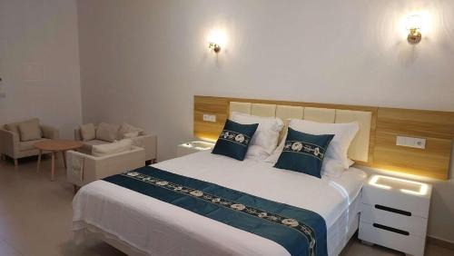 Lily holiday hotel