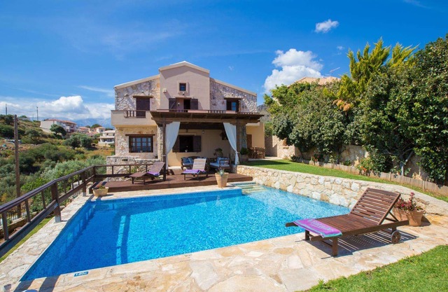 Lithos - Three Bedroom Villa, Sleeps 5