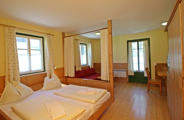Litschau Apartment, Sleeps 3 with Pool and WiFi