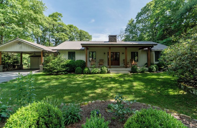 Little Bear Pen | Beautifully Renovated Home on Little Bear Pen Mountain with Spectacular Views