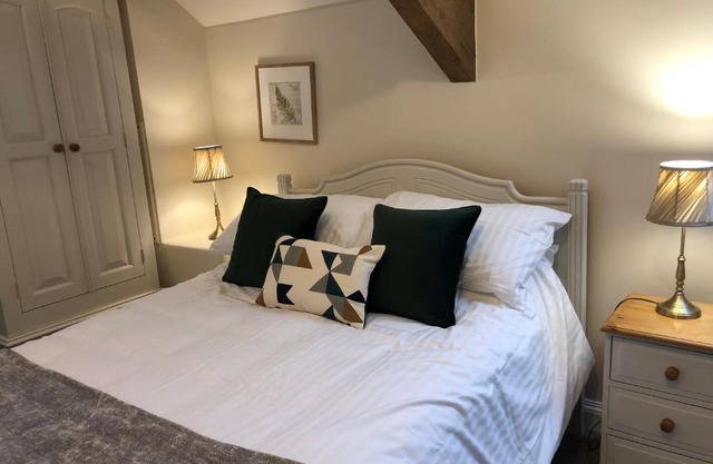 Little Coombe, Bookham Court