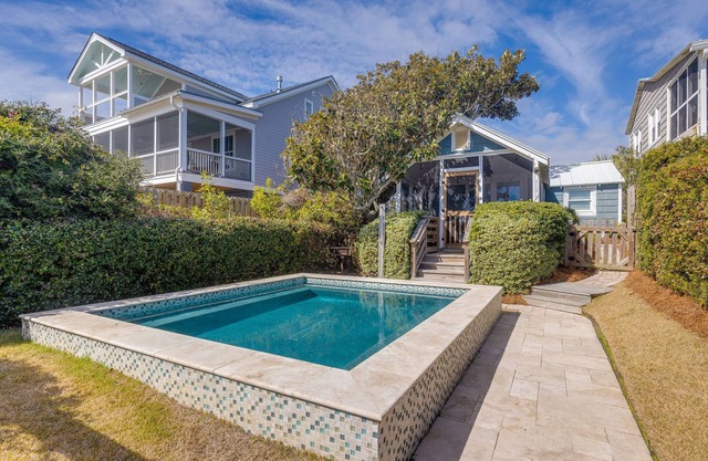 Little Drip: Cozy Oceanfront Cottage with Heated Pool & Beach Access!