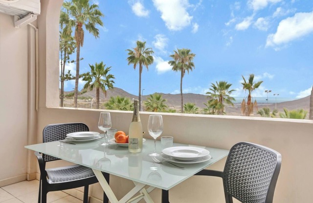 Little Gem, Panoramic Balcony, Pool, Wifi