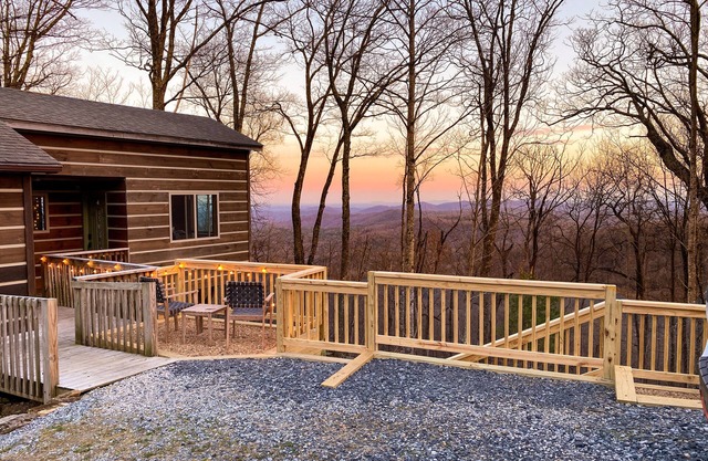 Little Log Cabin: Cozy 1BR w/Long Range Views