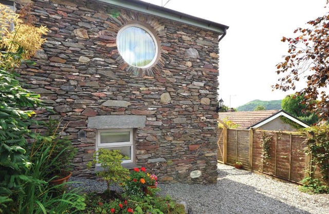 Little Stone Howe