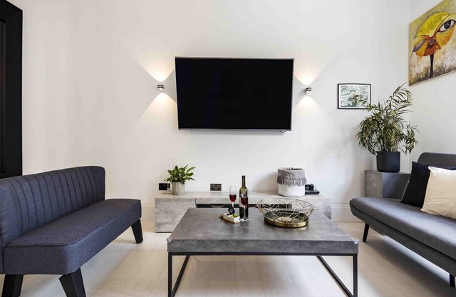 Little Venice Minimalist Apartment - AVN