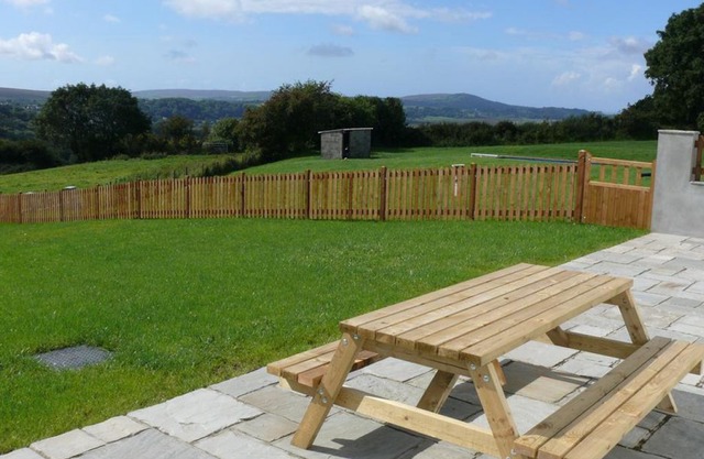 Llanelen Farm, Sleeps 2