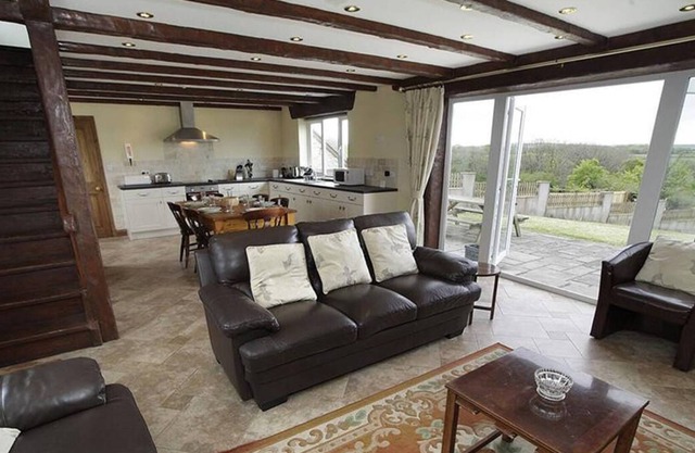Llanelen Farm, Sleeps 6