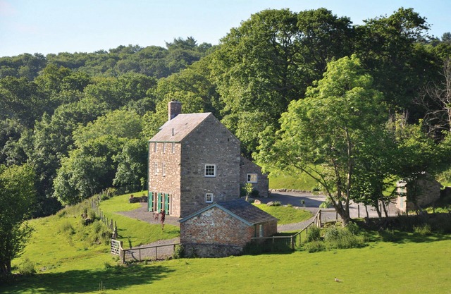 Lletty & Annexe - a joint marketing that sleeps 8 guests in 4 bedrooms