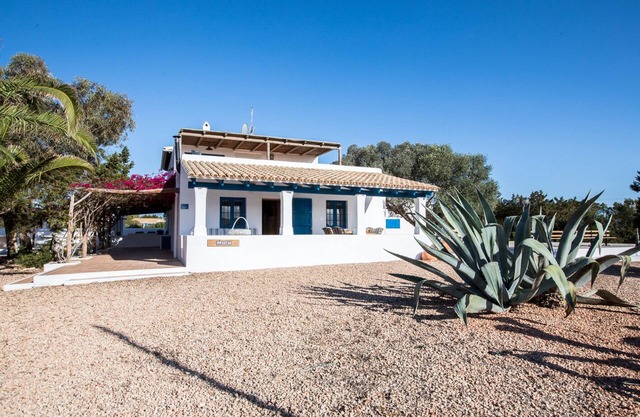 Llevant House 4 pax. 2 bedrooms + 2 bathrooms. 800 meters from Migjorn beach.