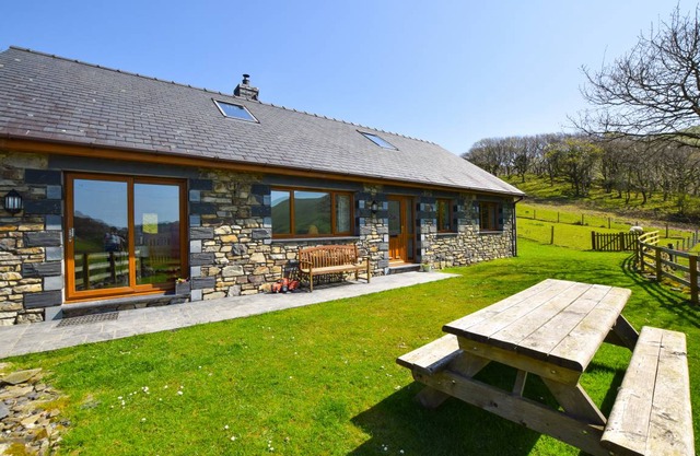 Llidiart y Llyn