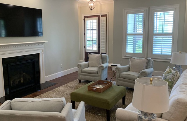 Located 2 miles from the Ole Miss Campus and Oxford Square! Come relax in Oxford