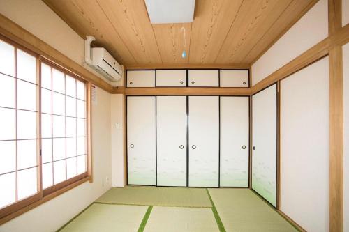 Located near the station, easy access !