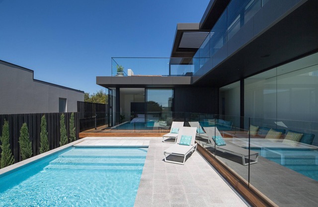 Location! Location! BLAIRGOWRIE LUXURY BEACH HOUSE