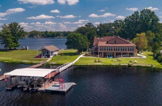 Location & views! Cozy with room for 10. Outdoor firepit & 2 covered boat slips.