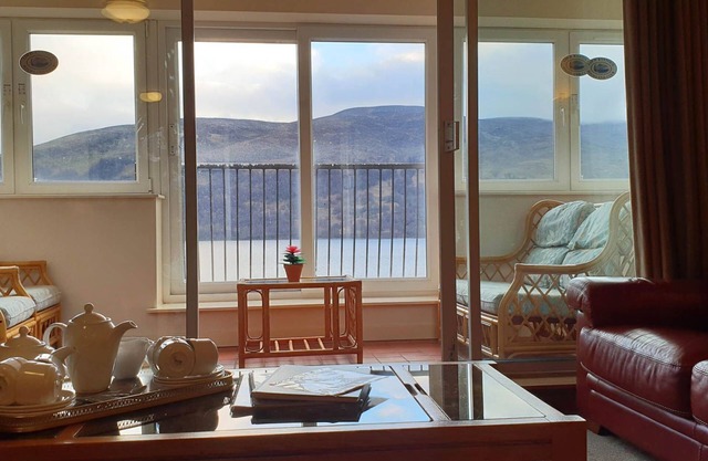Loch Rannoch Otter Lodge (7) - Retreat Group