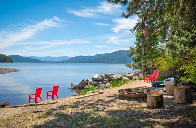 Lodge Home | 4 Bed, 3 Bath