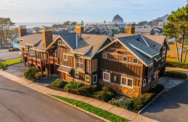 Lodges at Cannon Beach A2