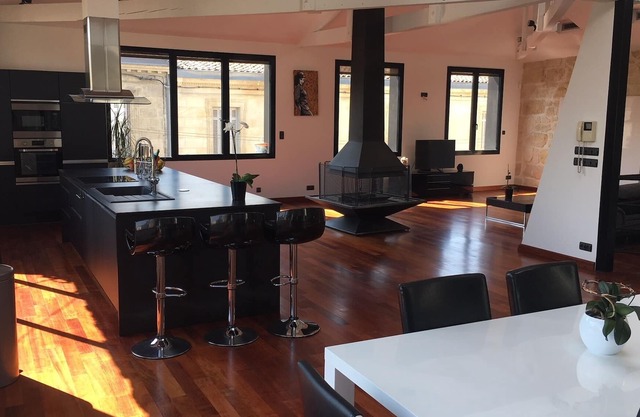 LOFT 200 m2; 4 CH; BORDEAUX CENTER