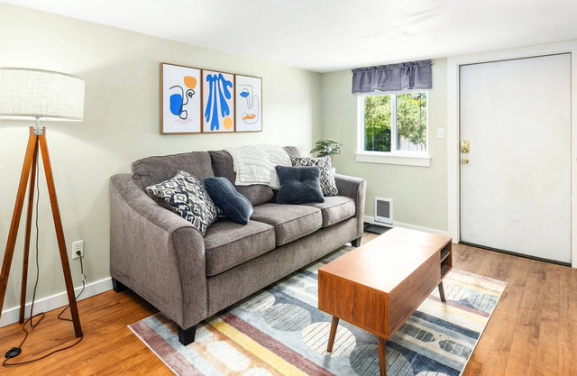 Loftium | Fabulous & Chic Guest Suite in Magnolia!
