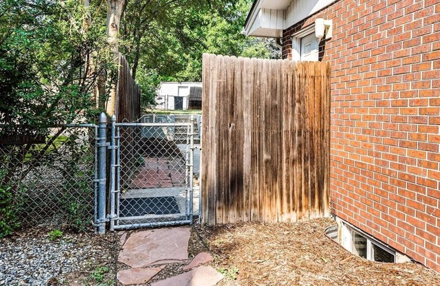 Loftium | Lovely & Cozy Basement Level Suite Near DU!