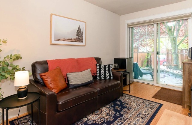 Loftium | Unbeatable Magnolia Suite In the Heart of it all!