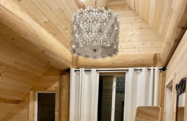 Log cabin retreat, in beautiful Sunshine Valley, minutes from Manning Park.