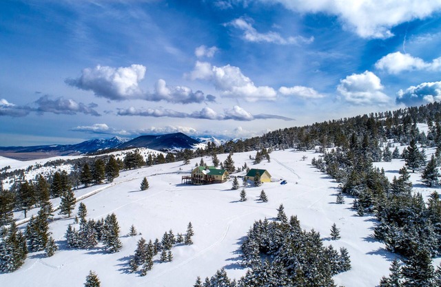Log Home, Stunning Views, Smart Tech Galore & Hot Tub on 23 Acres