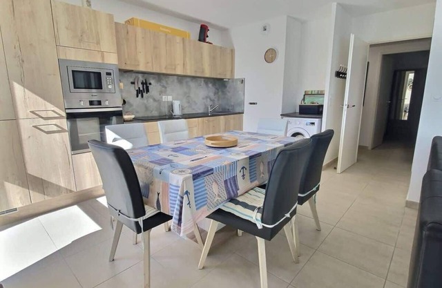Loggia Verde -Cosy apartment with terrasse 450m fr