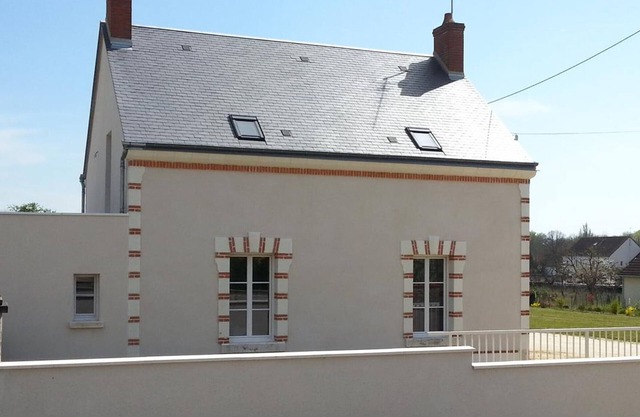 Loire Valley Cottage: comfort, garden, parking, WiFi